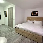 Hostel Le Charme *