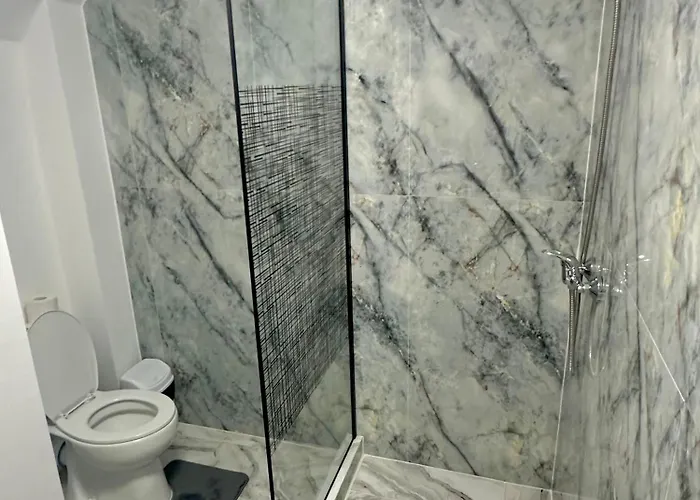 Le Charme * 부쿠레슈티