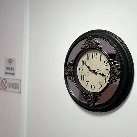 Le Charme Хостел Бухарест